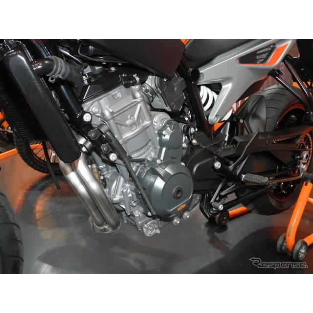 Ktmの目玉バイクはミラノショーで大好評の 790デューク 東京モーターサイクルショー18 価格 Com