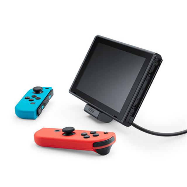 テーブルモード中でも充電できる Nintendo Switch 充電スタンド フリーストップ式 価格 Com