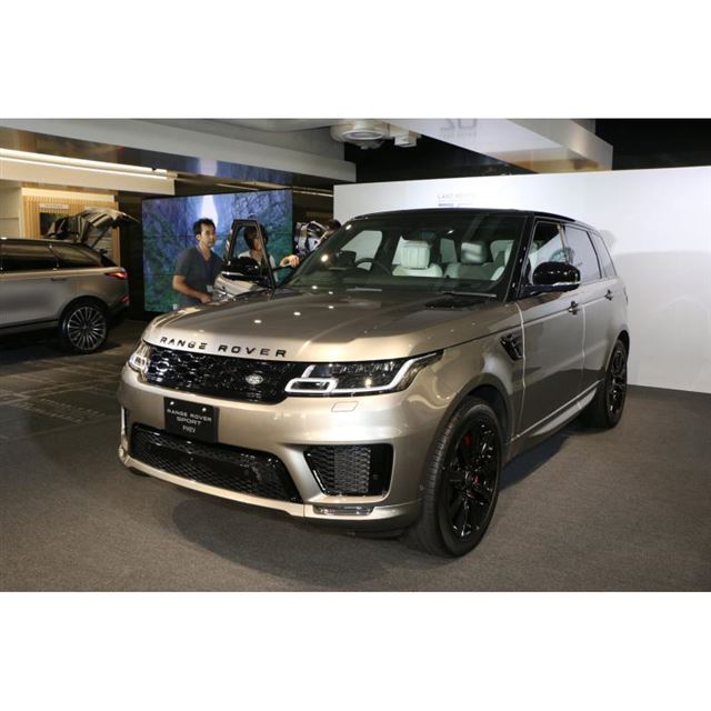 ランドローバー初のphevを レンジローバー と レンジローバー スポーツ の2車種に導入 価格 Com