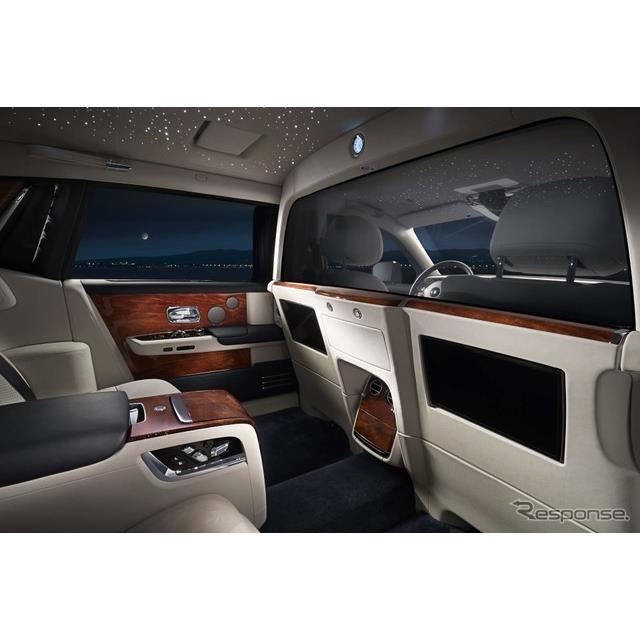 ボタン操作で仕切りガラスの色が変化 プライバシー守る ロールスロイスの新技術 価格 Com