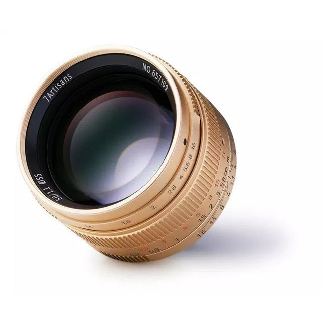 七工匠、ライカ用大口径レンズ「7Artisans 50mm F1.1」限定ゴールド