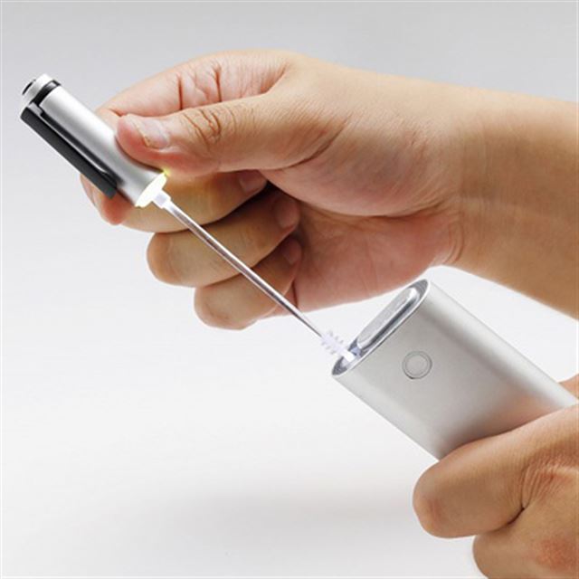 先端が光る 加熱式タバコ Iqos Glo 向けクリーニングブラシ発売 価格 Com