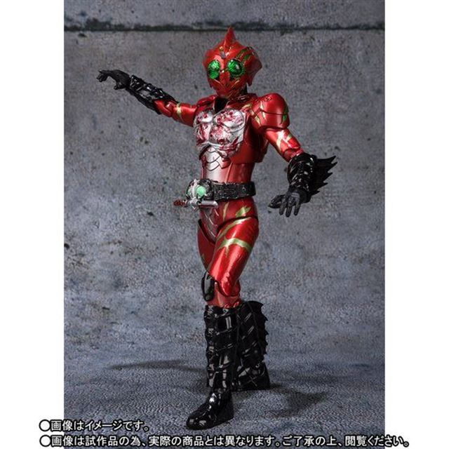 バンダイ、血みどろ姿の「S.H.Figuarts 仮面ライダーアマゾンズ 最後ノ