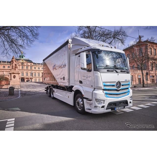 メルセデスの電動トラック『eアクトロス』、ドイツの顧客に引き渡し ...