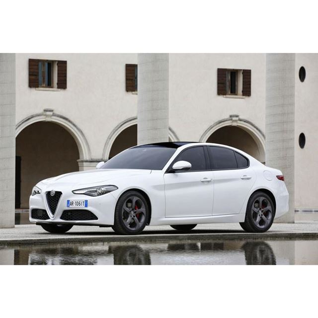 Fcaが ステルヴィオ と ジュリア のディーゼルモデルを日本導入 価格 Com