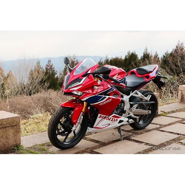 浦島ライダーの2輪体験記 ホンダ Cbr250rr は ヤヌス なバイクだった 価格 Com