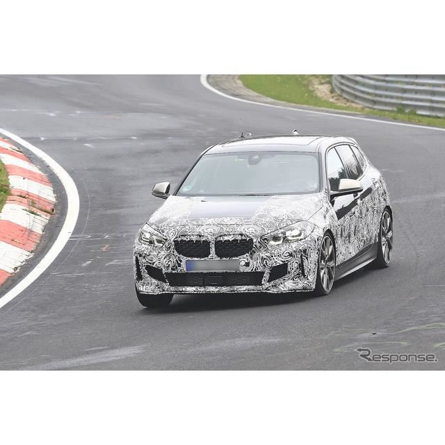 Bmw 1シリーズ 最強のffホットハッチ M135i のマスクが完全露出 価格 Com