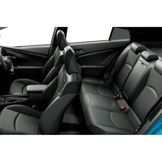 トヨタが「プリウスPHV」を一部改良 乗車定員が5人に - 価格.com