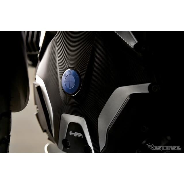 BMW R1250R/R1250RS発表、可変バルブタイミング機構採用の新ボクサー