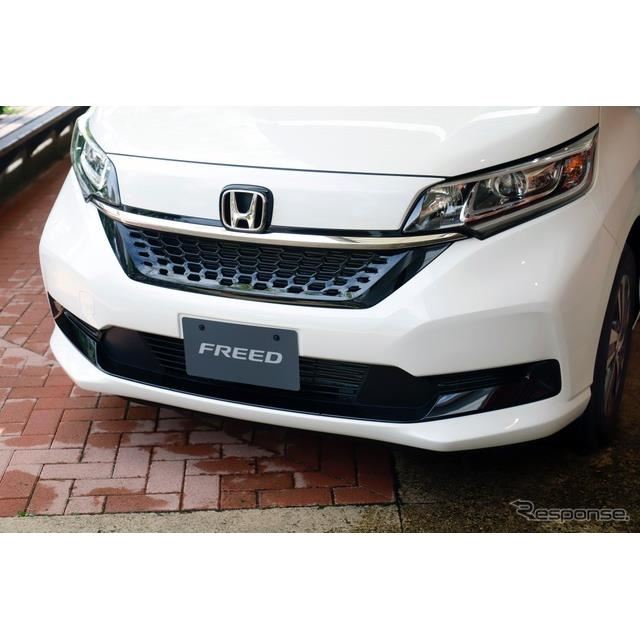 ホンダ フリード 改良新型 フロント意匠変更 ホンダセンシングを全車標準装備に 価格 Com ホンダ フリード 改良新型 フロント意匠変更 ホンダセンシングを全車標準装備に 価格 Com