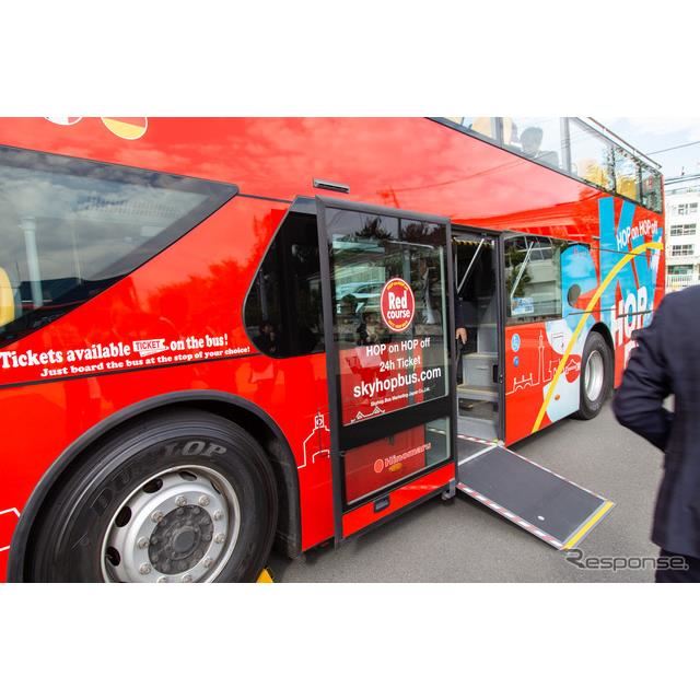 日本初 半分オープン 半分屋根付きの2階建バス 日の丸自動車興業が導入 価格 Com