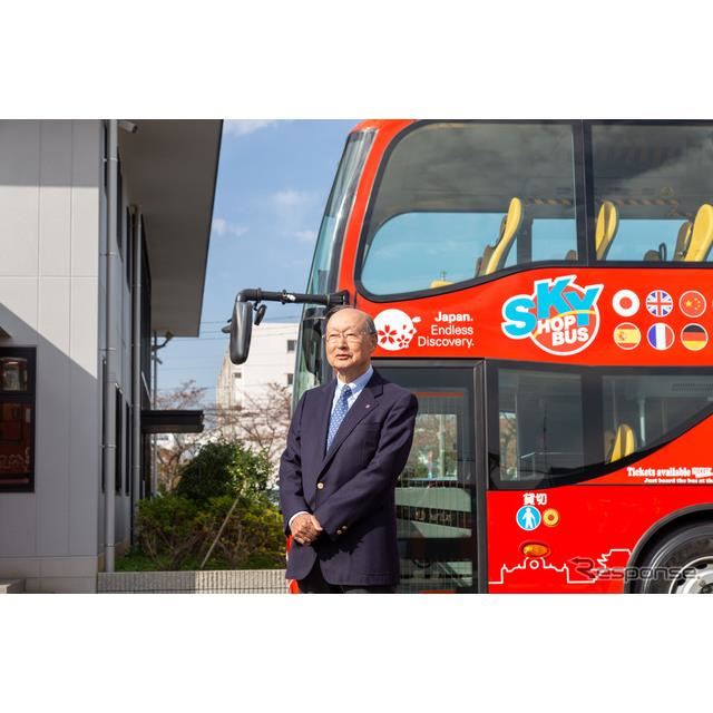 日本初 半分オープン 半分屋根付きの2階建バス 日の丸自動車興業が導入 価格 Com