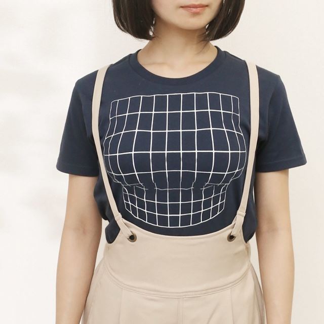 胸元が膨らんでいるように見える あの 妄想tシャツ に新色 価格 Com