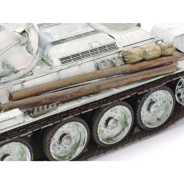 1974年発売の「1/35 ソビエト戦車 T34/76 1942年型」復刻、鋳鋼製 