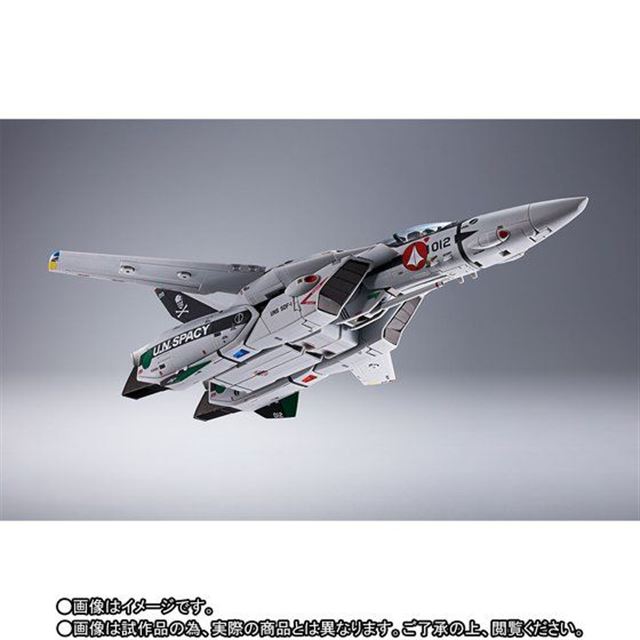 バンダイ、劇場版「VF-1A バルキリー（柿崎速雄機）」を1/48相当で