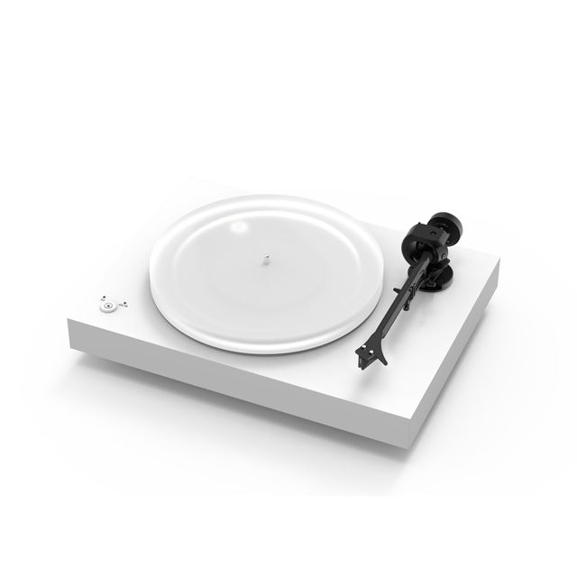 Pro-Ject、カーボン/アルミの2重構造トーンアームを採用したターン