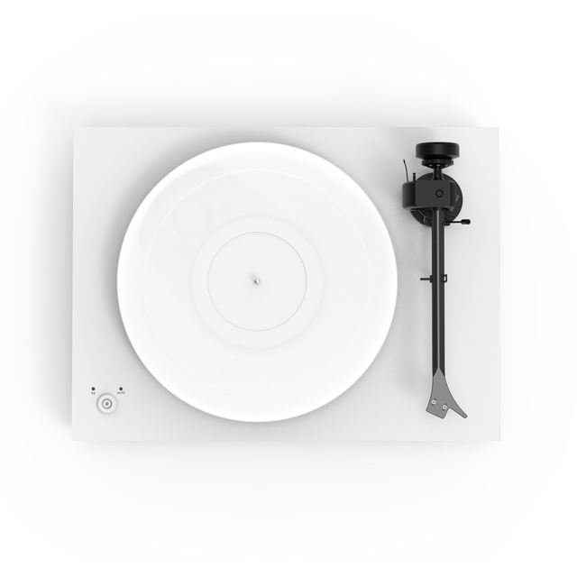 Pro-Ject、カーボン/アルミの2重構造トーンアームを採用したターン