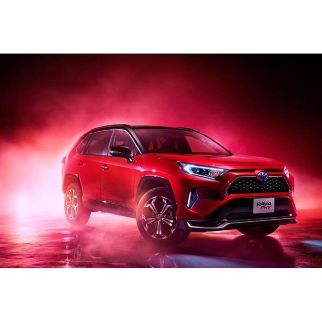 プラグインハイブリッド版 トヨタrav4 の販売がスタート 価格 Com