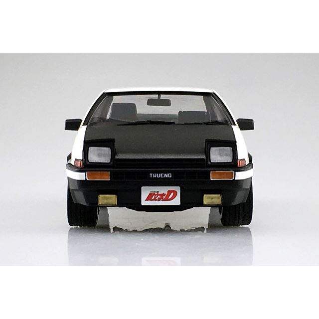 頭文字D」カーボンボンネット仕様の「藤原拓海 AE86トレノ」など