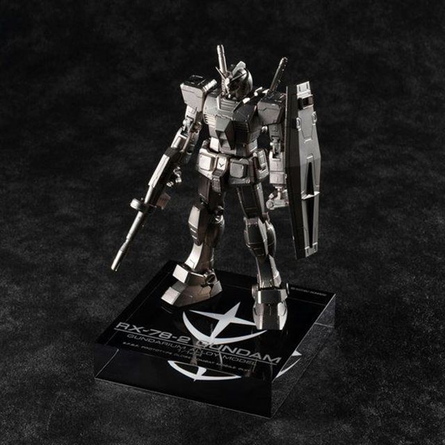 40周年記念　ガンダリウム合金　RX78-2 1/144 プラモデル未組み立て 40周年記念ガンダリウム合金RX78-2 1/144 プラモデル未組み立て