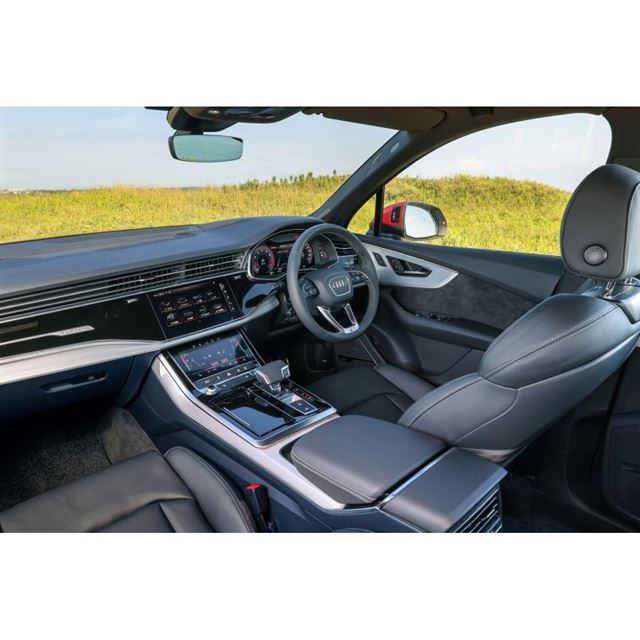 アウディが大型SUV「Q7」を大幅改良　パワートレインを進化させ内外装デザインも刷新