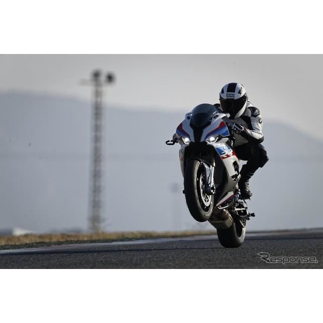 BMW のスーパースポーツバイク『S1000RR』にMパフォーマンスパーツ