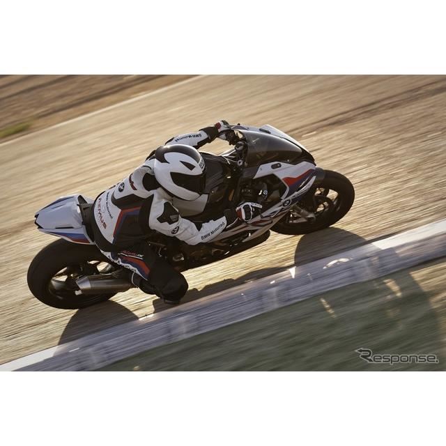 BMW のスーパースポーツバイク『S1000RR』にMパフォーマンスパーツ