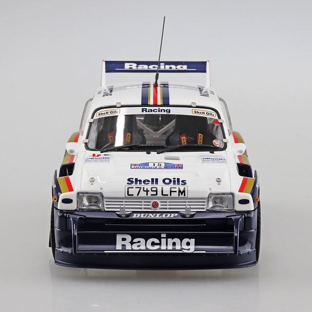 AOSHIMA、完全新規金型を採用した「MG METRO 6R4」1/24模型 - 価格.com