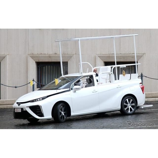 トヨタ ミライ のオープンカー ローマ教皇に納車 パレード用 パパモービレ 価格 Com