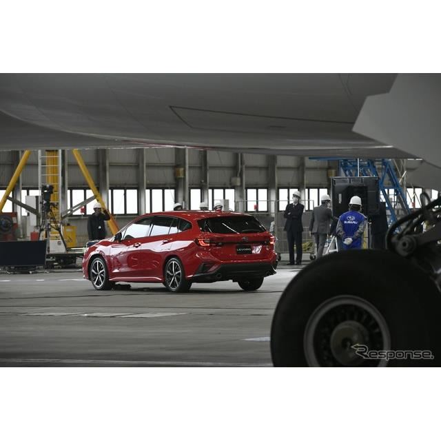 スバル レヴォーグ 新型 事前受注台 93 がアイサイトxを装着 価格 Com