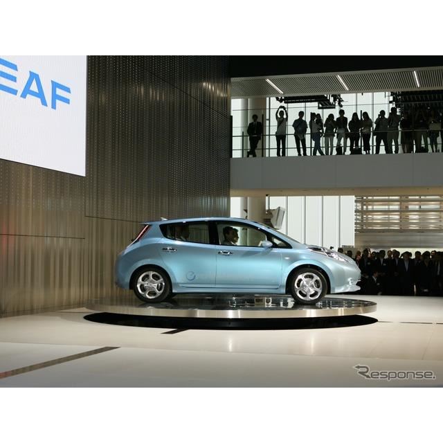 日産 リーフ 発売10年に 航続は1 増加 価格 Com