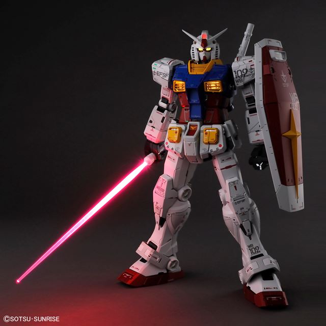 究極のガンプラ”「PG UNLEASHED RX-78-2」発売日決定、光るビーム ...