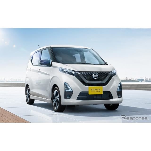 日産 セレナ/デイズ/ルークス、特別仕様車「アーバンクロム」を追加…漆黒のフロントグリル - 価格.com