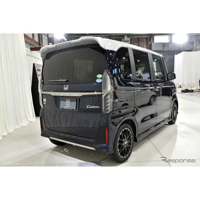 ホンダ N Box 改良新型 カスタム のナンバープレート取り付け位置が変わったのはなぜか 価格 Com