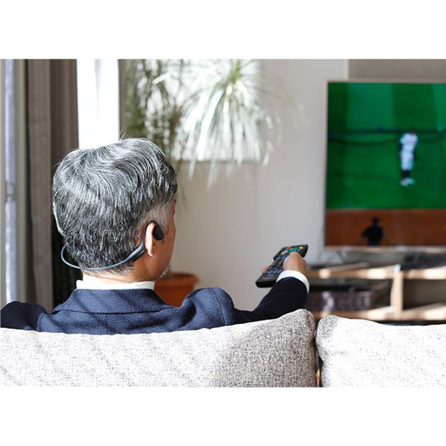 AfterShokz、テレビ用トランスミッター付き骨伝導ヘッドホン「AFT-EP