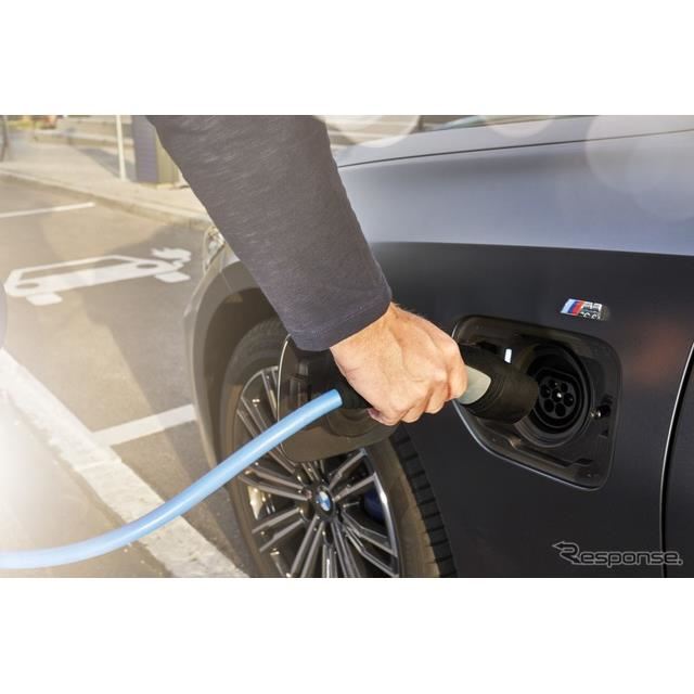 Bmw 3シリーズ に入門phv 3e 燃費は76 9km リットル 3月に欧州設定 価格 Com