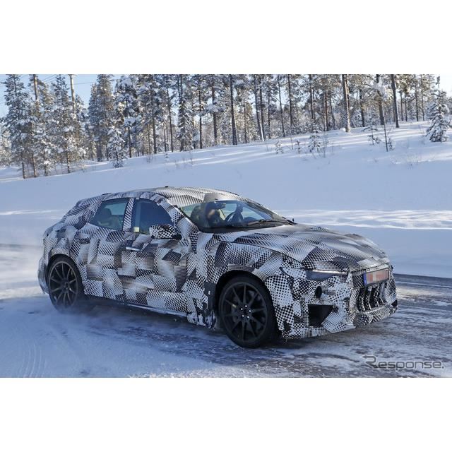 革新的サスペンション を持つフェラーリ初のsuv V12エンジン搭載はあるか 価格 Com