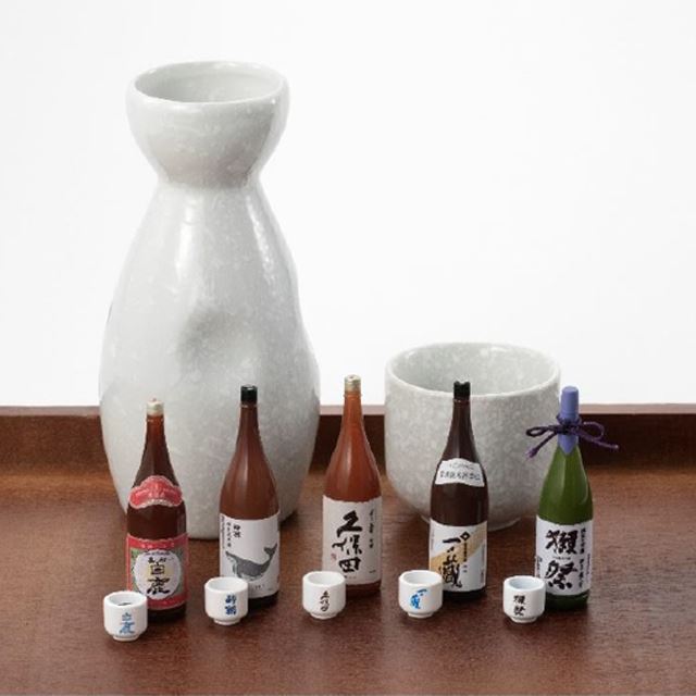 バンダイ、久保田や獺祭など全5種「日本の銘酒」が専用お猪口付きでガシャポンに - 価格.com