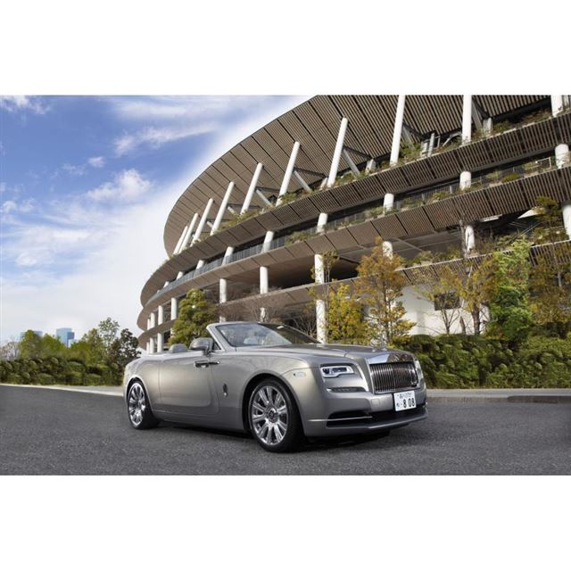 建築家 隈 研吾氏とコラボしたビスポークデザインの ロールス ロイス ドーン 発表 価格 Com