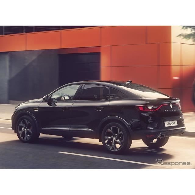 ルノーのsuvクーペ アルカナ にハイブリッド2車種を追加 燃費は 8km リットル 価格 Com
