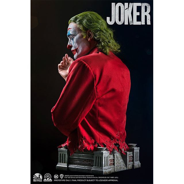 511,500円、映画「ジョーカー」のアーサー・フレックが全高800mmの胸像 