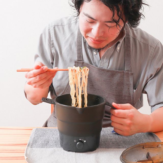 インスタント麺にピッタリ な おひとりさま用の卓上サイズ 折りたたみラーメン鍋 価格 Com