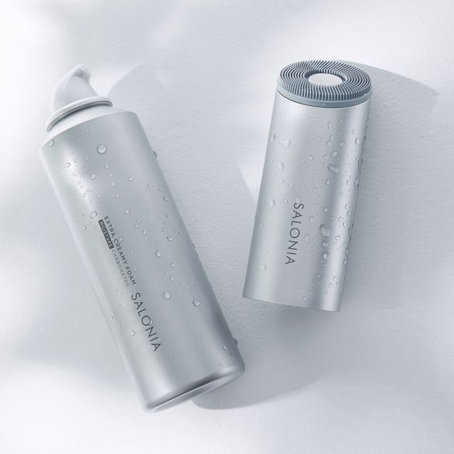 SALONIA、泡と音波振動で“こすらない” 洗顔を実現する「イオンフェイシャルブラシ」 - 価格.com SALONIA、泡と音波振動で“こすらない” 洗顔を実現する「イオンフェイシャルブラシ」 - 価格.com