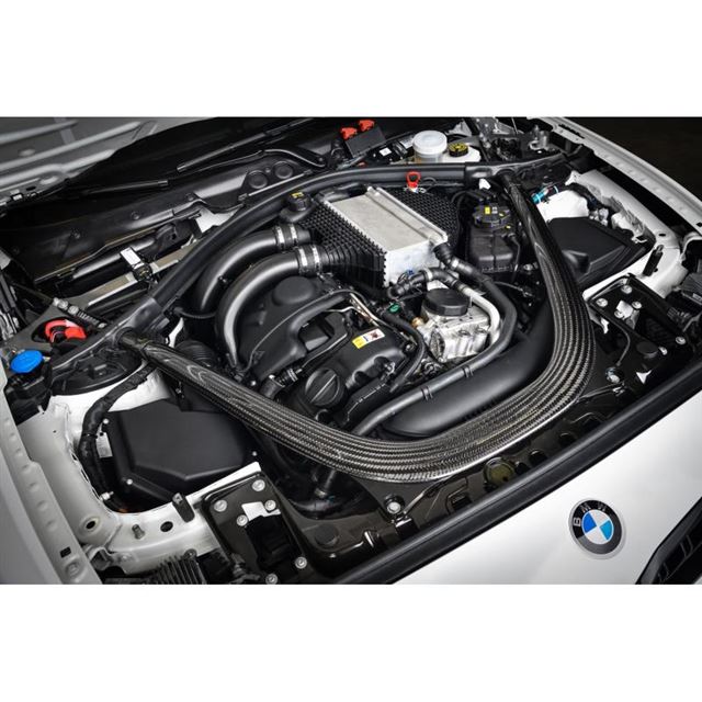 BMWが「M2 CSレーシング」を発表　BMW M社が手がけるカスタマー向けのレーシングカー