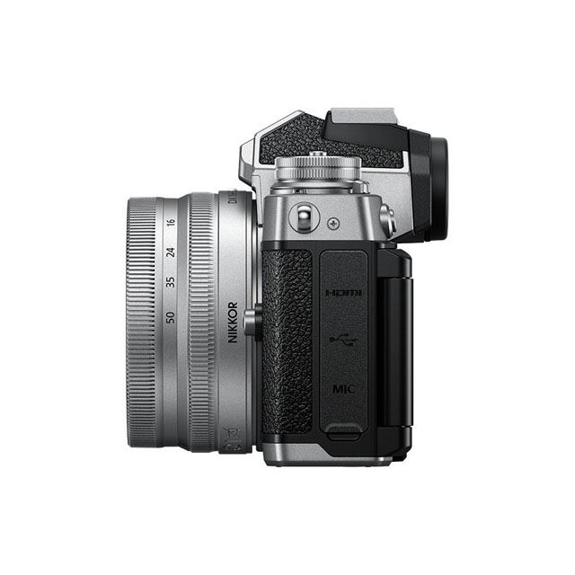 ☆本日限定価格☆保証期間内☆グリップ付Nikon ミラーレス一眼カメラZ fc-