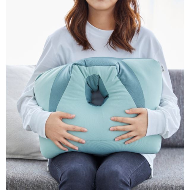 うつ伏せで“寝落ち”できるゲーミングクッション「NeOchi PillOw」に 