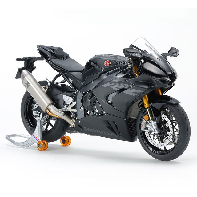 マットパールモリオンブラックをイメージした「CBR1000RR-R FIREBLADE」1/12模型 - 価格.com