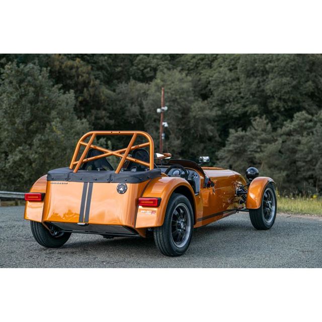 ケータハムから軽規格のライトウェイトスポーツカー セブン170 が登場 価格 Com