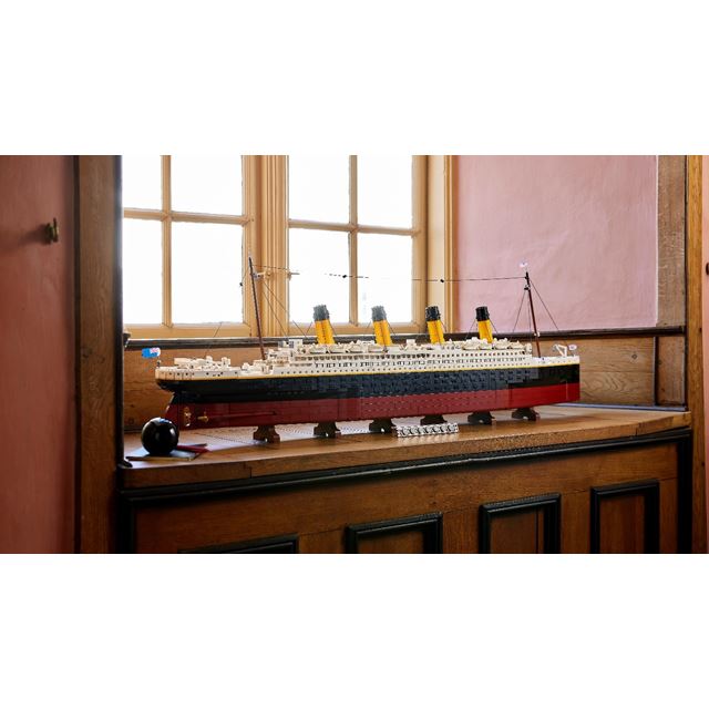価格.com - 豪華客船「タイタニック号」を1/200で再現したレゴブロック、本日11/8発売