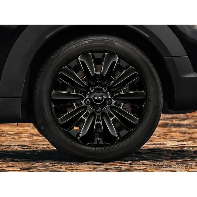 MINI クロスオーバー、内外装「ブラック」の特別仕様車発売 - 価格.com